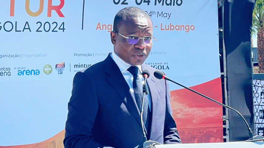 Ministro de Estado e chefe da Casa Civil do Presidente da República, Adão de Almeida