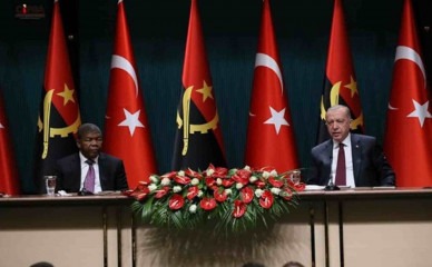 Presidentes João Lourenço (à esquerda) e Recep Erdogan, da Turquia - Cedida