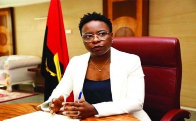 Ministra das Finanças, Vera Daves  - Edições Novembro