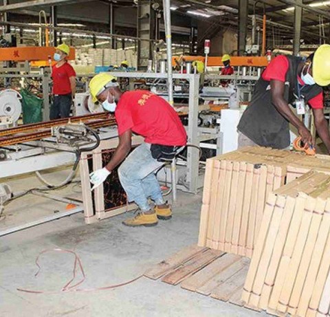 Companhia Sino-Ord produz 40 mil caixas de mosaico e 42 mil de azulejo por dia
