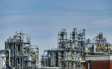 Imagem ilustrativa de refinaria de petróleo - Reprodução/Pixabay