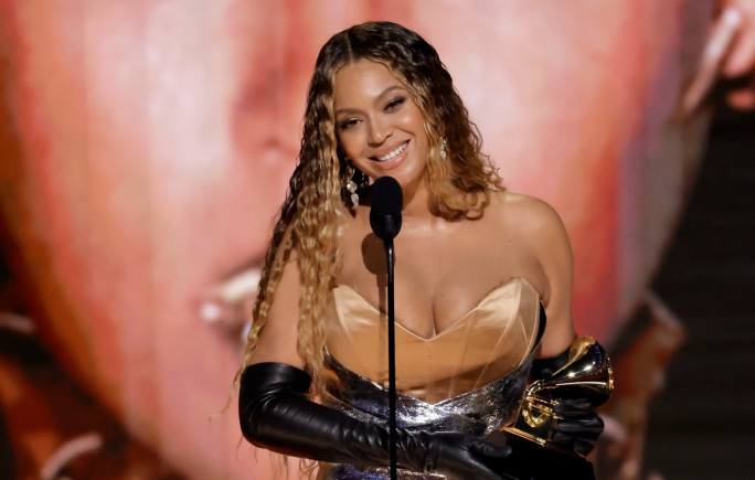 Beyoncé ao receber prémio no Grammy 2023