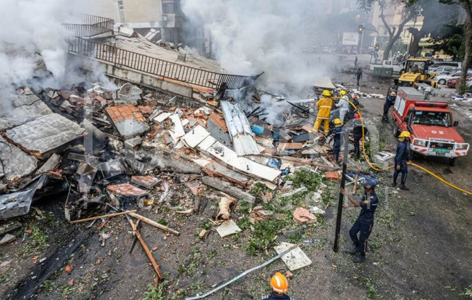 Edifício desaba na Comandante Valódia