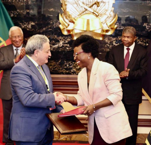 Ministros das Finanças de Angola, Vera Daves de Sousa, e o de Portugal, Fernando Medina, assinam novos acordos de cooperação bilateral