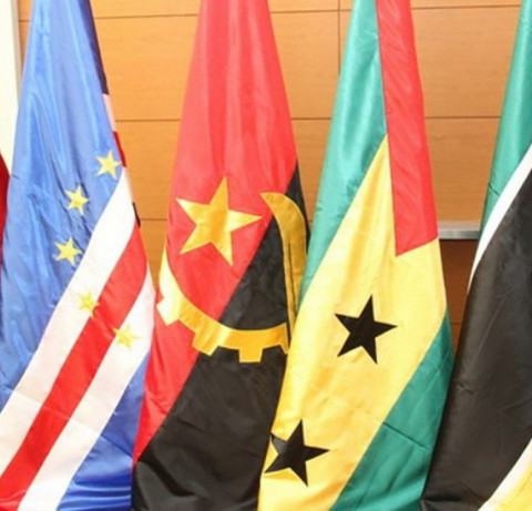 Bandeiras dos países membros dos PALOP