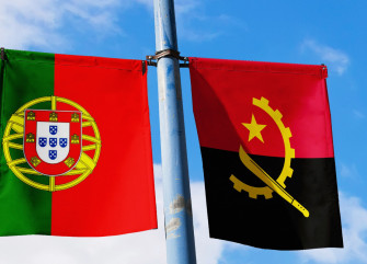 Bandeiras de Portugal e Angola - Giranotícias