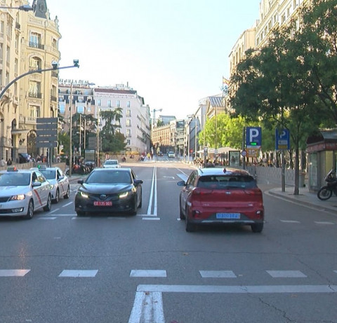 Artéria da cidade de Madrid, capital do Reino de Espanha