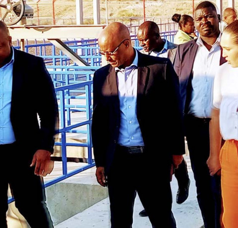 Embaixador do Israel em Angola, Shimon Saloman (ao centro)  