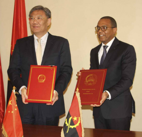 Angola e China assinam acordo de cooperação