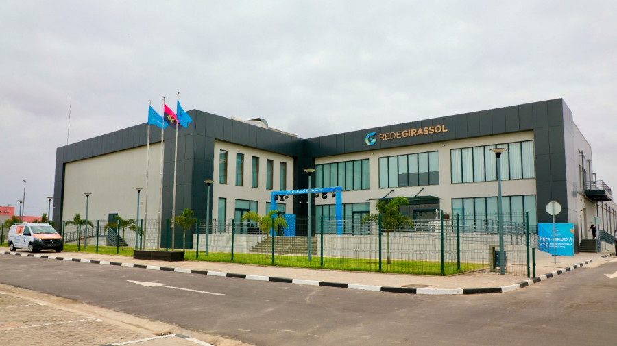Central Multiplataforma Girassol no Camama