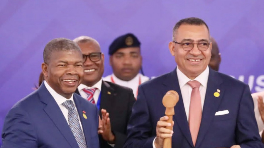 Presidente da Rep&uacute;blica, Jo&atilde;o Louren&ccedil;o, e o seu homologo de S&atilde;o Tom&eacute; e Pr&iacute;ncipe, Carlos Vila Nova - Arquivo