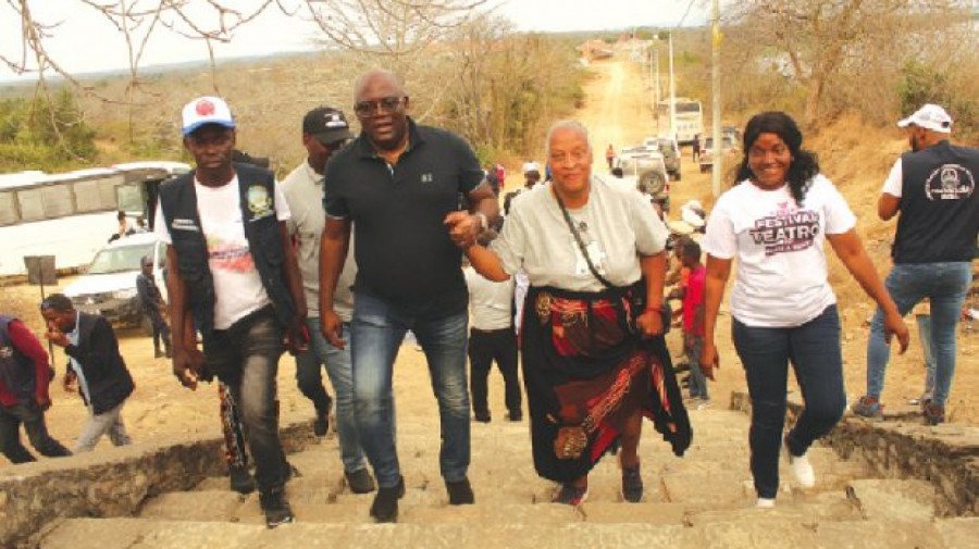 Membros da Família Tucker em Angola