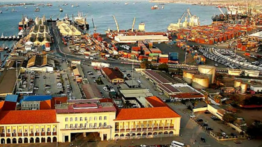 Vista do Porto de Luanda