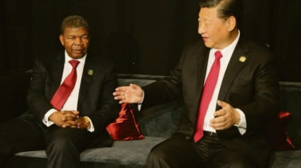 Presidente João Lourenço com o Presidente Xi Jinping - DR