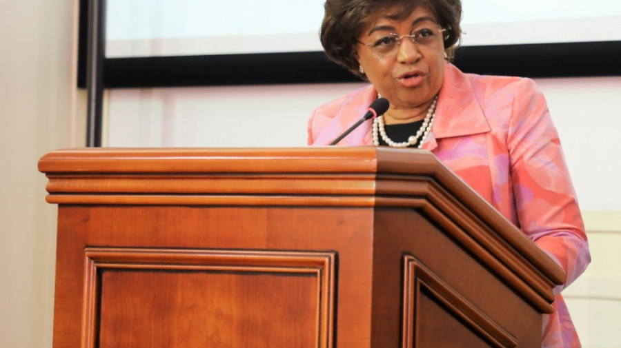 Secretária de Estado para as Relações Exteriores, Esmeralda Mendonça