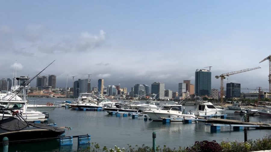 Vista da Ba&iacute;a de Luanda