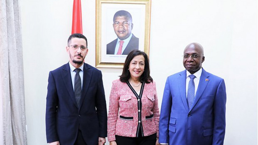 Ministro Téte António concede audiências aos embaixadores do Marrocos e Argélia