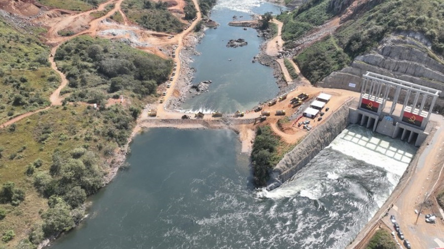 obras da barragem de Caculo-Cabaça