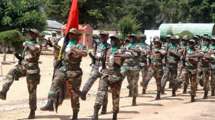 Exército angolano celebra hoje 32 anos de existência - FAA