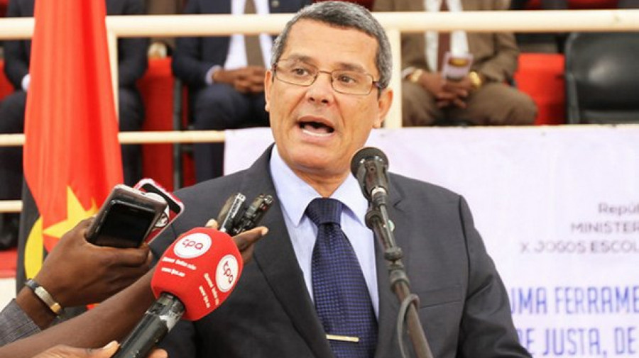 Rui Falcão, ministro da Juventude e Desportos