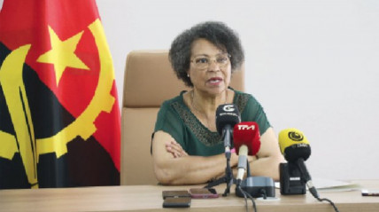 Ministra da educação, Luísa Grilo - Edições Novembro