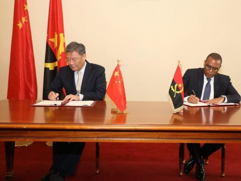 Angola e China assinam 12 acordos de cooperação em diversos domínios