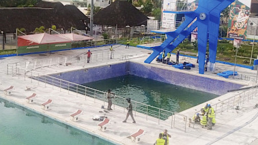 Obras na piscina do Alvalade, em Luanda