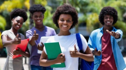 Estudantes do ensino superior - Angola24horas