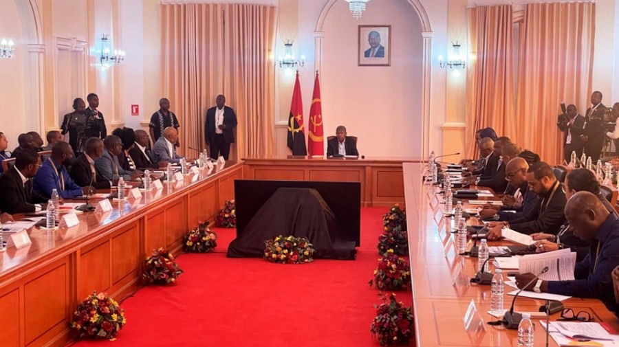 PR reune-se com o Governo do Namibe