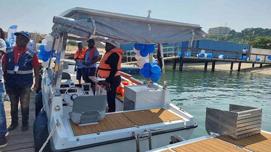 Embarcação para travessia Kapossoka-Mussulo