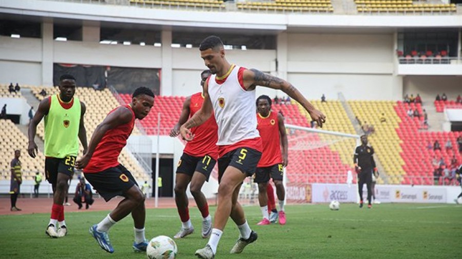 Selecção nacional em sessão de treino