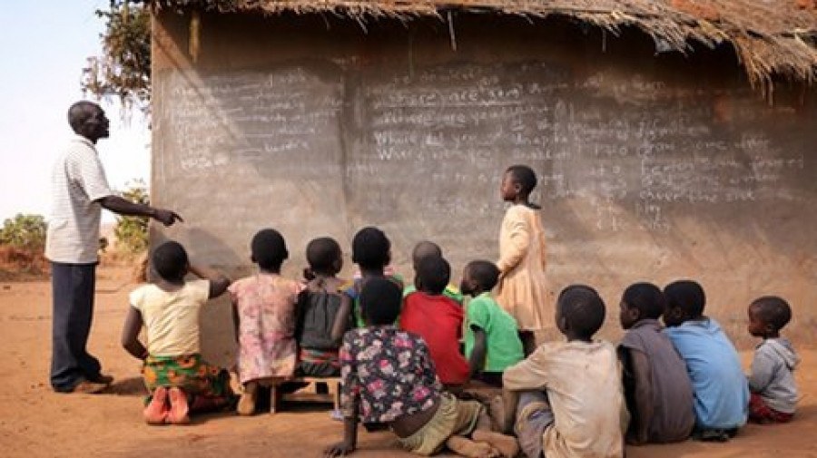 Crian&ccedil;as fora do ensino preocupam a UNESCO