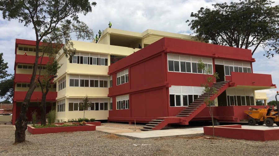 Escola Angola e Cuba em Luanda (arquivo)