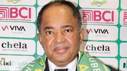 Treinador Zeca Amaral - Edições Novembro