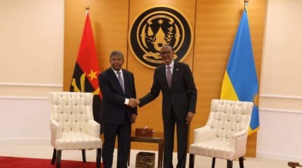 PR João Lourenço (à esq.) e Paul Kagame - CIPRA