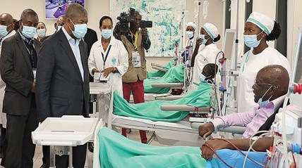 João Lourenço inaugura Hospital Geral do Cunene - Edições Novembro