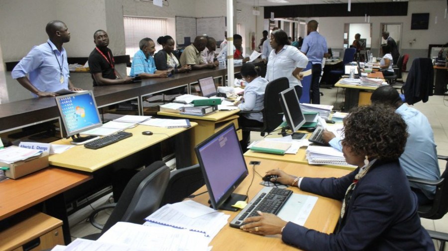 Funcionários públicos