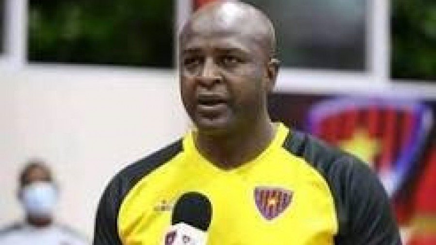 T&eacute;cnico Lazare Adingono