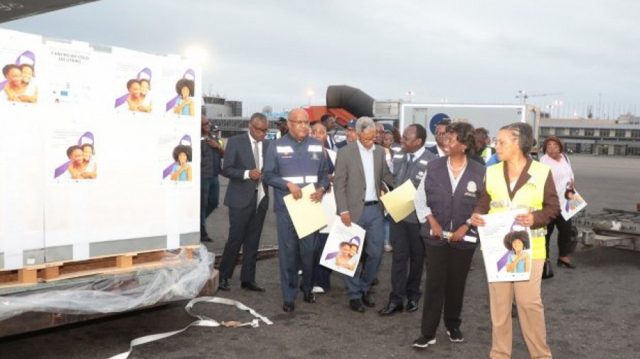 Angola recebe vacinas 