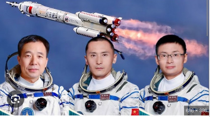 Nave tripulada chinesa acopla-se à estação espacial - DR