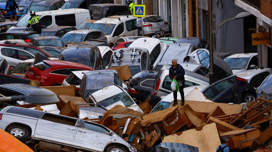 Mais de 100 mil carros danificados e destruídos nas cheias em Espanha