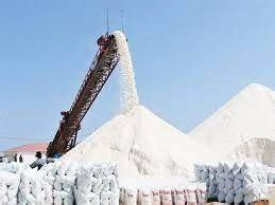 Produ&ccedil;&atilde;o de sal, uma das principais mat&eacute;rias primas para produzir soda c&aacute;ustica (arquivo) - DR