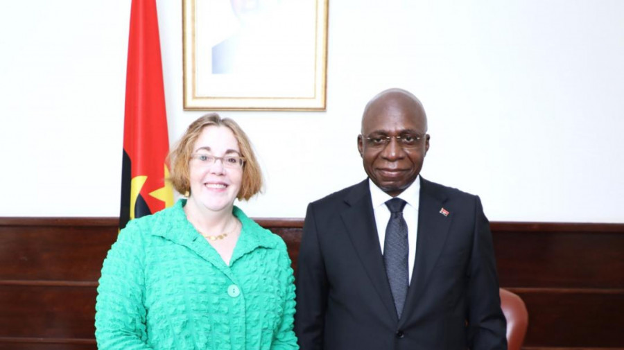 Ministro Téte António e a subsecretária de Estados dos EUA, Molly Phee