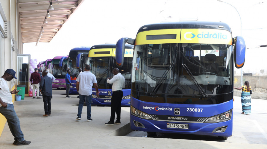 Transportes p&uacute;blicos