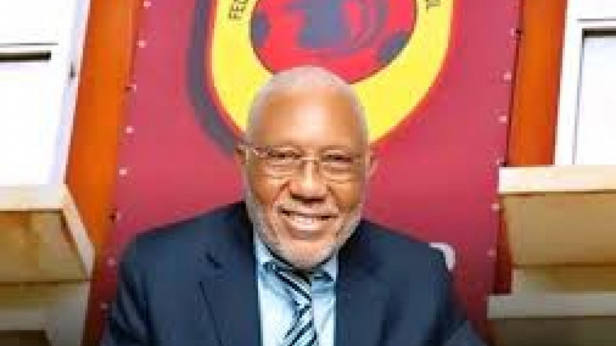 Presidente da FAF, Alves Sim&otilde;es