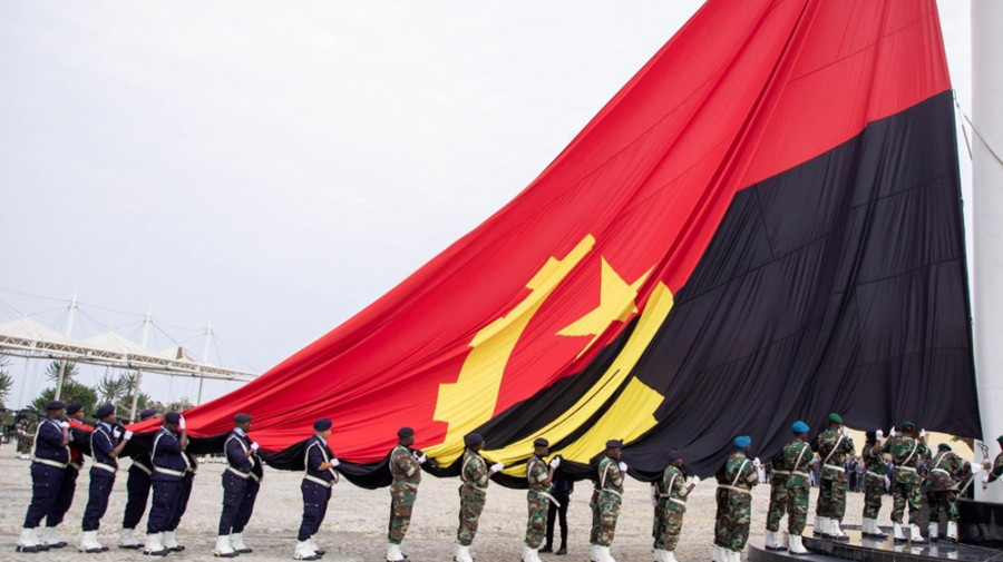 Bandeira Monumento i&ccedil;ada no Museu Nacional da Hist&oacute;ria Militar