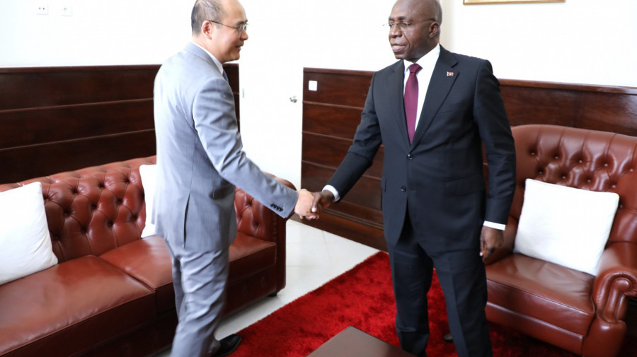 Ministro das Relações Exteriores recebe Embaixador da China