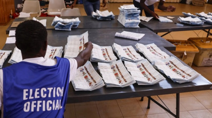 Supremo Tribunal da Namíbia rejeita recurso da oposição sobre eleições - DR