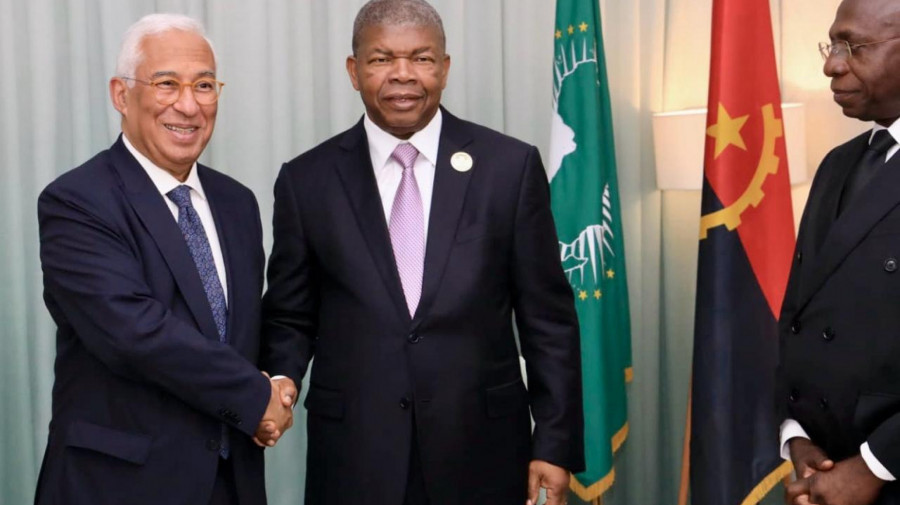 Presidente Jo&atilde;o Louren&ccedil;o e Ant&oacute;nio Costa (esq) re&uacute;nem-se no Egipto