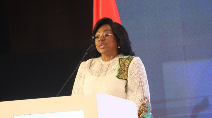 Primeira-dama destaca papel da mulher na história de Angola - DR